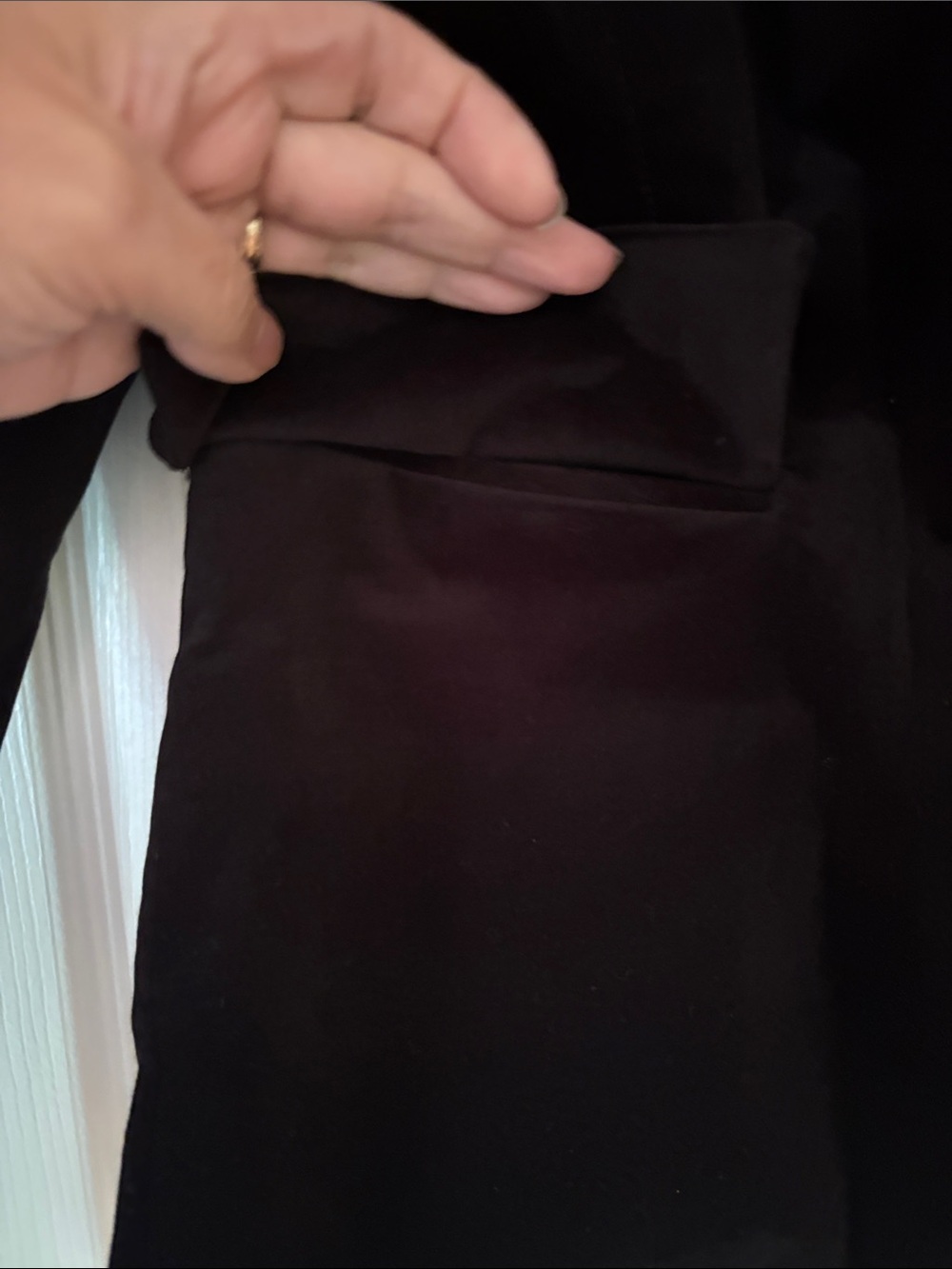 DR2 Women's Black Velvet Blazer - Picture 7 of 10